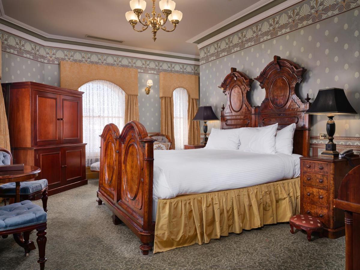 Craig'S Royal Hotel Ballarat Exterior photo A guest room at the Hotel St. George