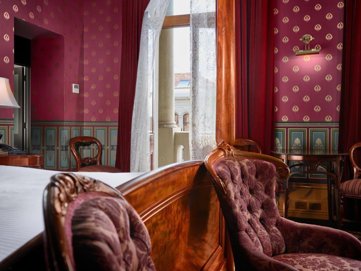 Craig'S Royal Hotel Ballarat Exterior photo A room at the hotel
