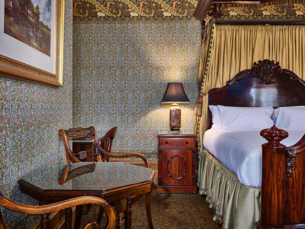 Craig'S Royal Hotel Ballarat Exterior photo A bedroom at the hotel