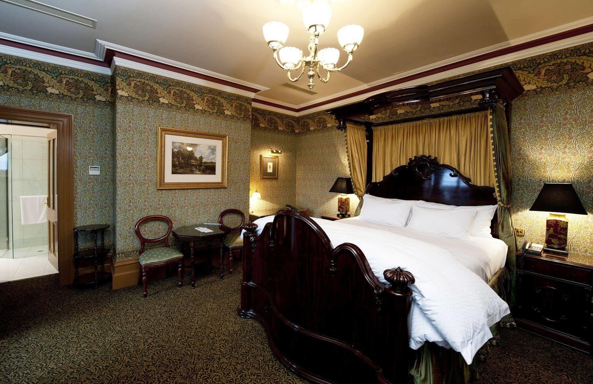 Craig'S Royal Hotel Ballarat Exterior photo A bedroom at the hotel
