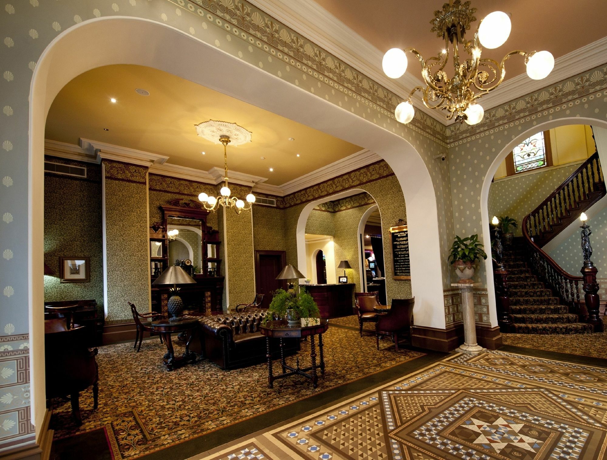 Craig'S Royal Hotel Ballarat Exterior photo The lobby of the hotel